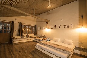 WOW STAYZ2 Pachmarhi Foothill Cottages