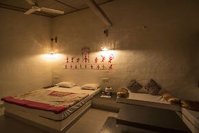 WOW STAYZ2 Pachmarhi Foothill Cottages