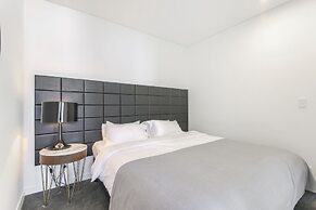 2 Bedroom Modern Apartment in Chatswood