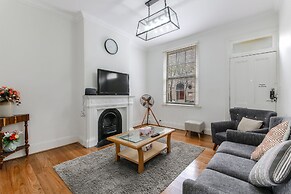 Waterview Terrace in Historic Rocks