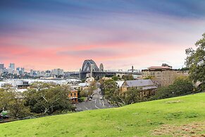 Waterview Terrace in Historic Rocks