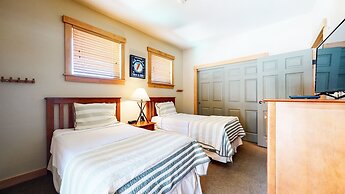 Sunstone #320 2 Bedroom Condo by RedAwning