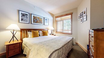 Sunstone #320 2 Bedroom Condo by RedAwning