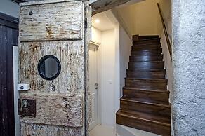 Luna Rooms and Studios