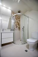 Luna Rooms and Studios