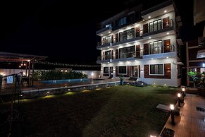 Lotus The Lake view Resort