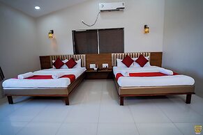 Lotus The Lake view Resort