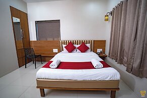 Lotus The Lake view Resort