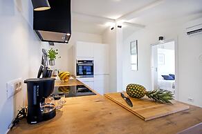 Lakovich Sea View Apartments