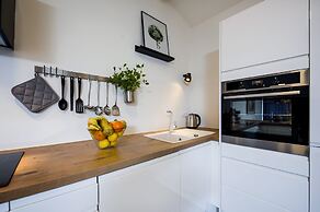 Lakovich Sea View Apartments