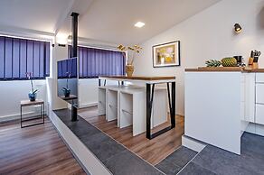 Lakovich Sea View Apartments