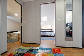 Lakovich Sea View Apartments