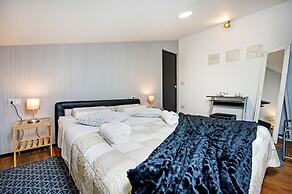 Lakovich Sea View Apartments