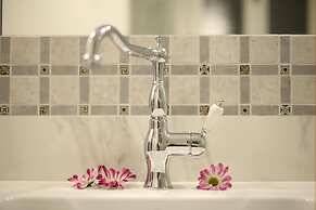 V1935 Luxurious Apartments