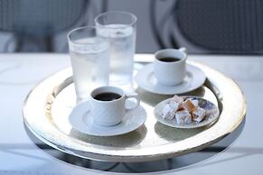 V1935 Luxurious Apartments