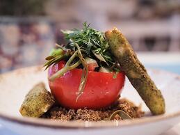 V1935 Luxurious Apartments