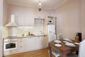 V1935 Luxurious Apartments