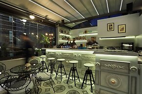 V1935 Luxurious Apartments