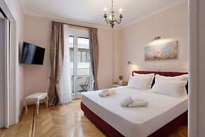 V1935 Luxurious Apartments