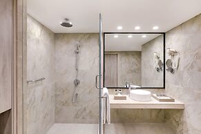 Lemon Tree Premier Mumbai Intl. Airport