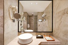 Lemon Tree Premier Mumbai Intl. Airport