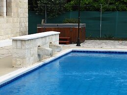 Webooking Theodora Villa