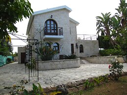 Webooking Theodora Villa