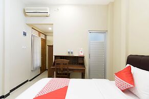 Super OYO 890 Dewi Fortuna Guest House