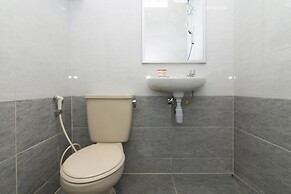 Super OYO 890 Dewi Fortuna Guest House