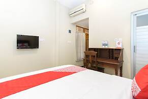 Super OYO 890 Dewi Fortuna Guest House