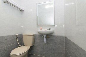 Super OYO 890 Dewi Fortuna Guest House