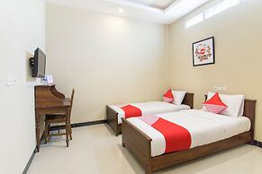 Super OYO 890 Dewi Fortuna Guest House