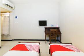 Super OYO 890 Dewi Fortuna Guest House