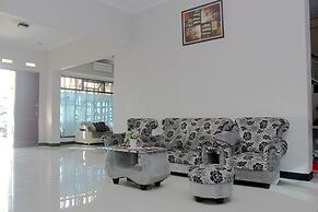 OYO 783 Grand Mentari Guest House