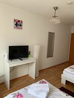 Pension Nathalie Leser