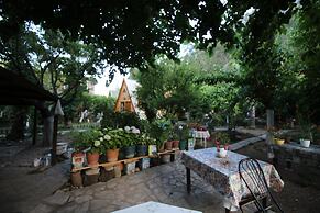 Oran Pansiyon Agac Evler