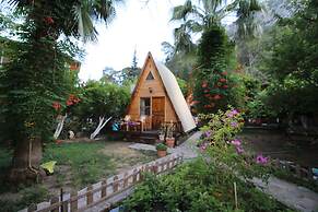 Oran Pansiyon Agac Evler