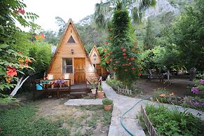 Oran Pansiyon Agac Evler