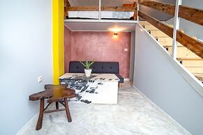 Kiritsis Stylish Apartment