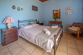 Kiritsis Stylish Apartment