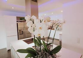 Luxury Apartment & Penthouse Villa