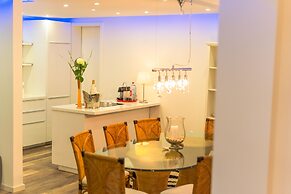Luxury Apartment & Penthouse Villa
