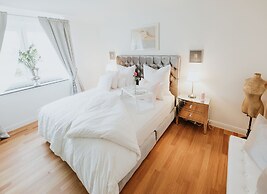Luxury Apartment & Penthouse Villa