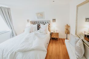 Luxury Apartment & Penthouse Villa