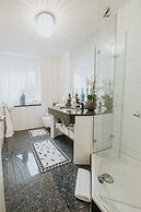 Luxury Apartment & Penthouse Villa