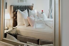 Luxury Apartment & Penthouse Villa