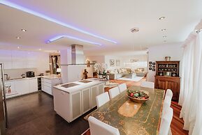 Luxury Apartment & Penthouse Villa