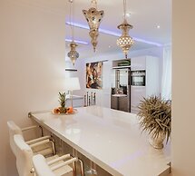 Luxury Apartment & Penthouse Villa