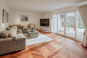 Luxury Apartment & Penthouse Villa