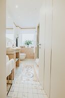 Luxury Apartment & Penthouse Villa